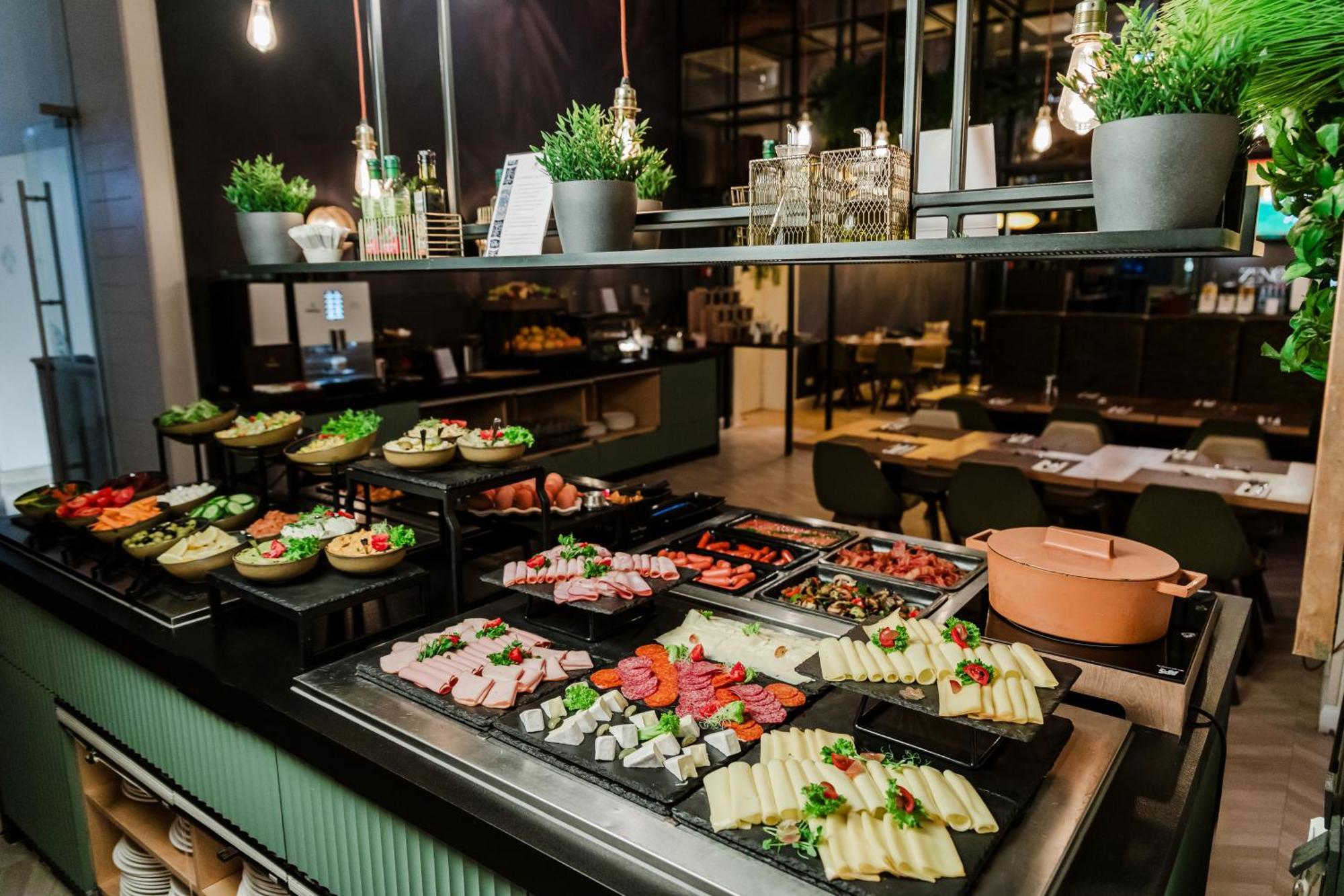 Hotel Moments By Continental Group