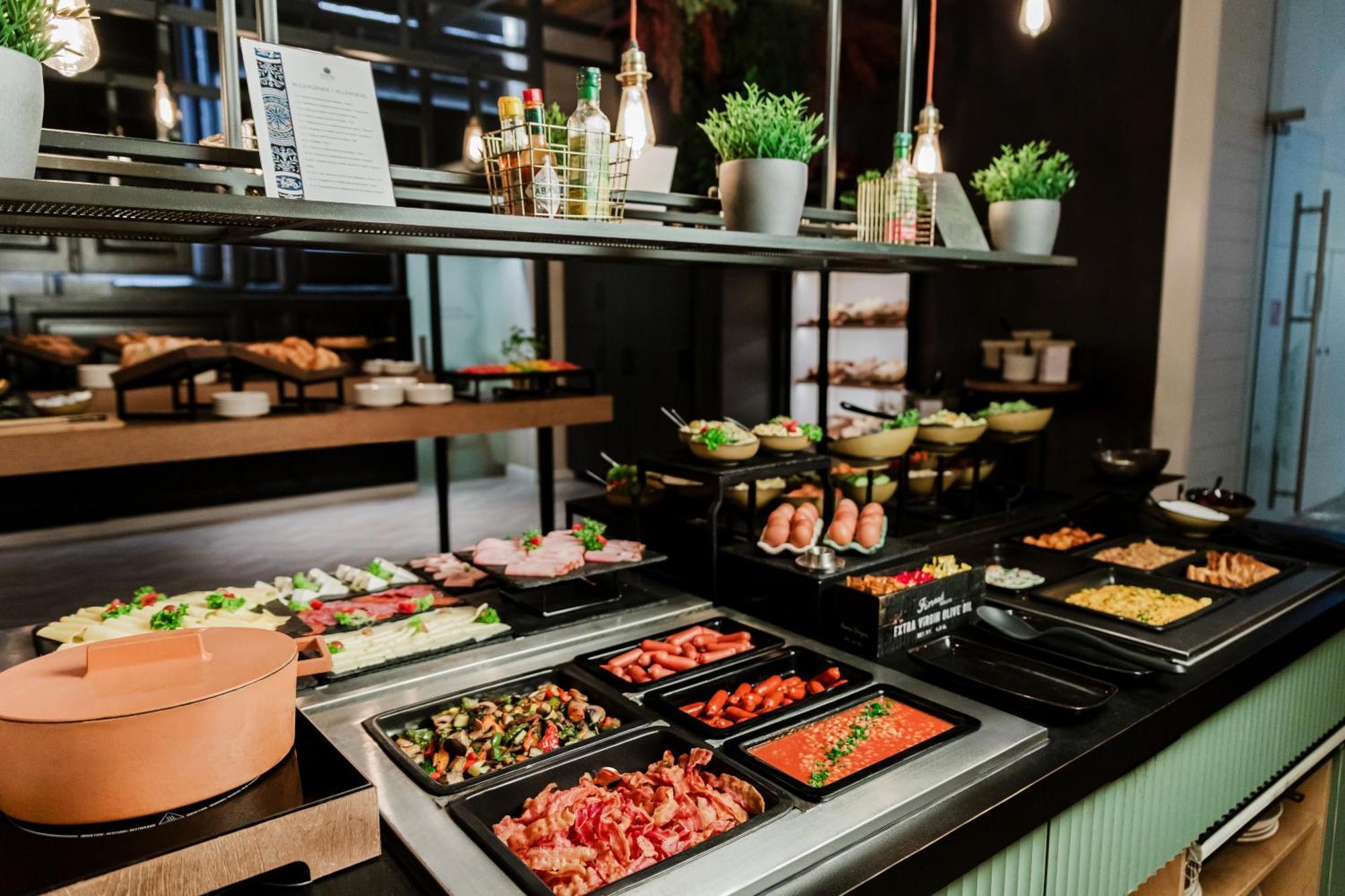 Moments By Continental Group Hotel
