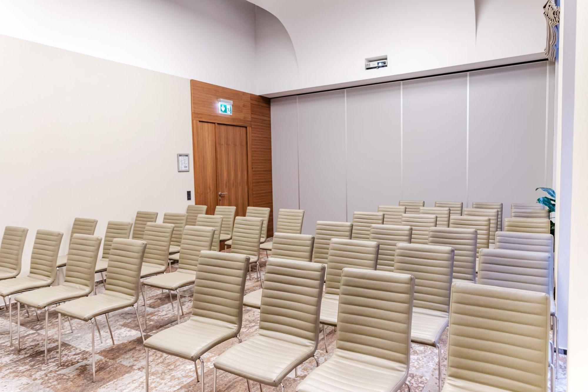 Moments By Continental Group 4* Budapest